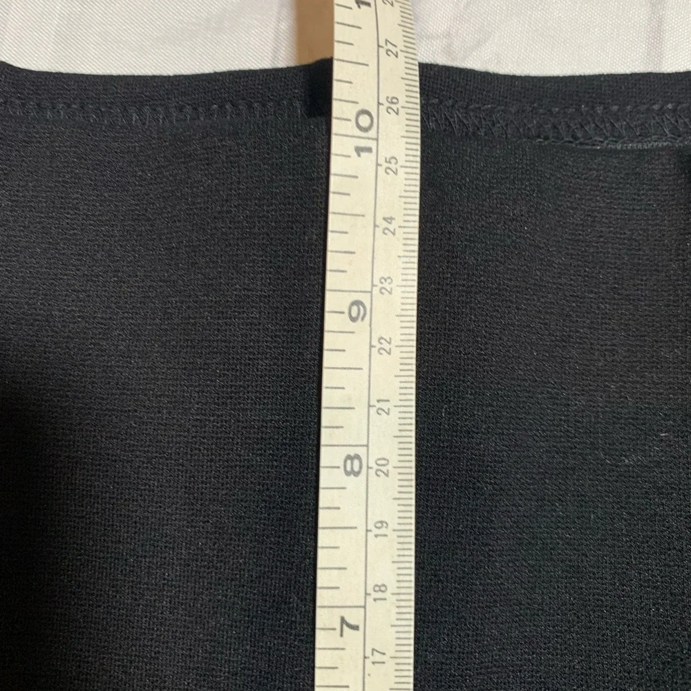 NWT Chico’s Juliet Button Hem Ankle pant. Size 0.5. (6).